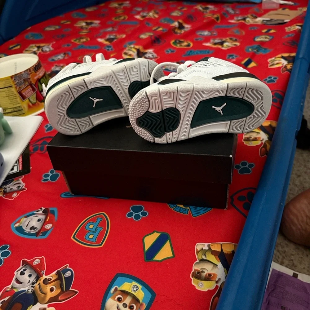 Jordan Baby Sneakers in White and Dark Green - Picture 3 of 5